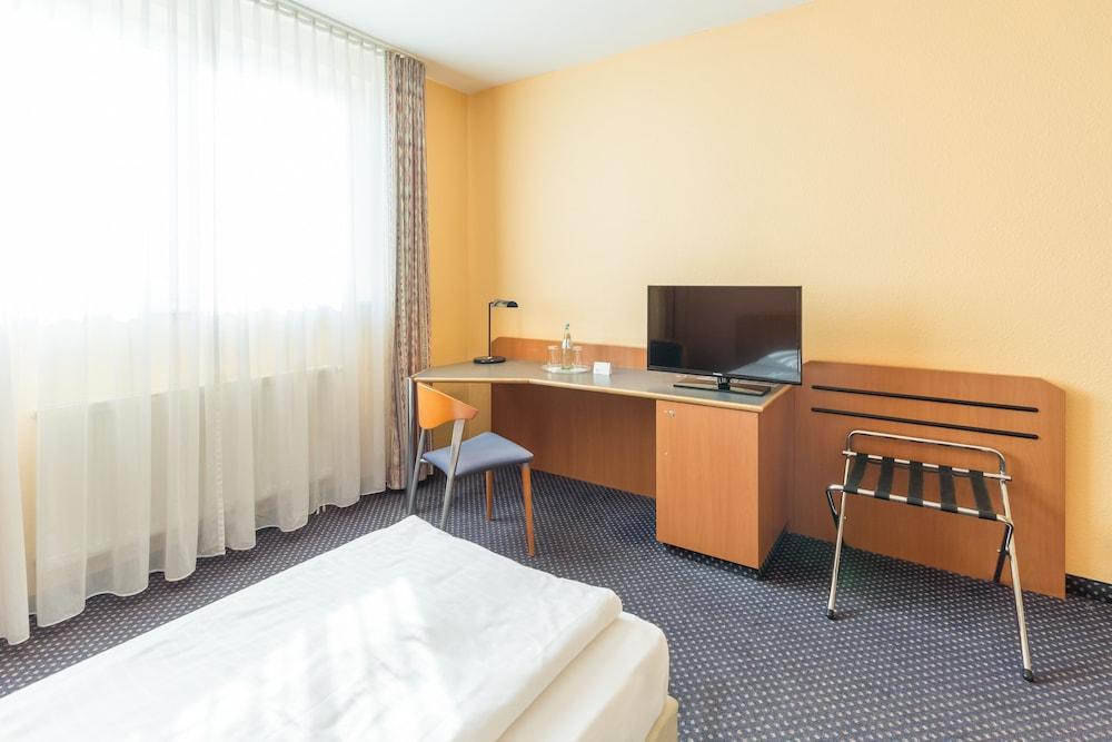 Arcadia Hotel Heidelberg Шветцинген Экстерьер фото