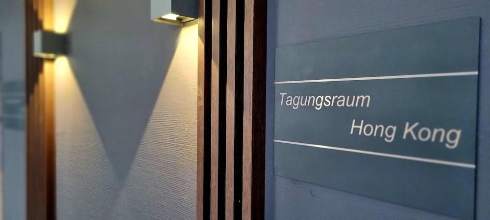 Arcadia Hotel Heidelberg Шветцинген Экстерьер фото