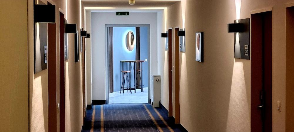 Arcadia Hotel Heidelberg Шветцинген Экстерьер фото