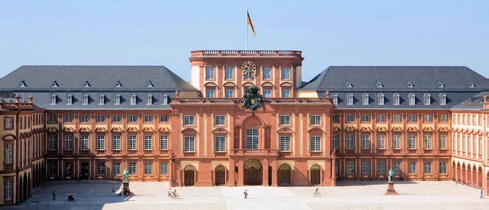 Arcadia Hotel Heidelberg Шветцинген Экстерьер фото