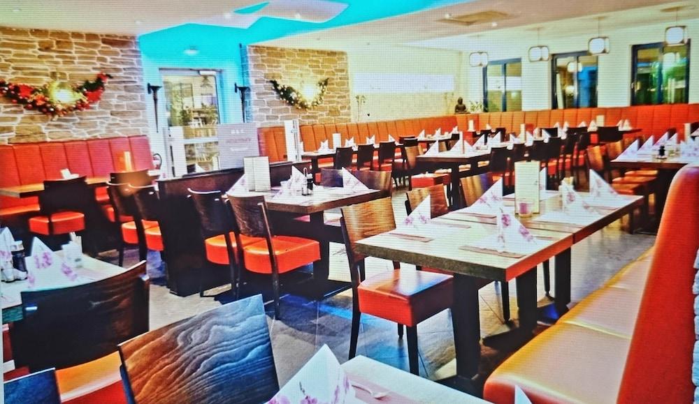 Arcadia Hotel Heidelberg Шветцинген Экстерьер фото