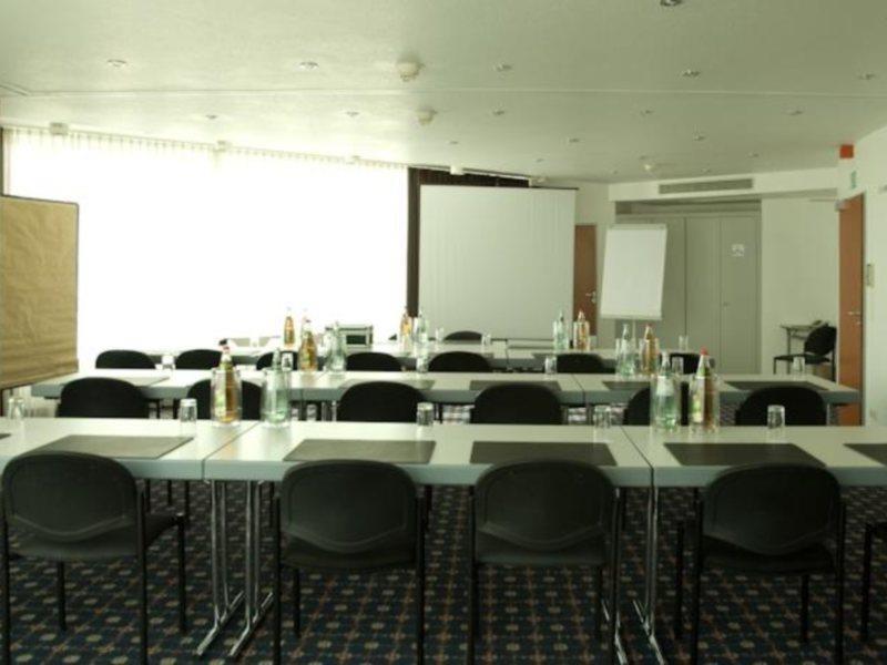 Arcadia Hotel Heidelberg Шветцинген Экстерьер фото