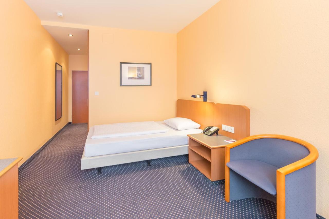 Arcadia Hotel Heidelberg Шветцинген Экстерьер фото