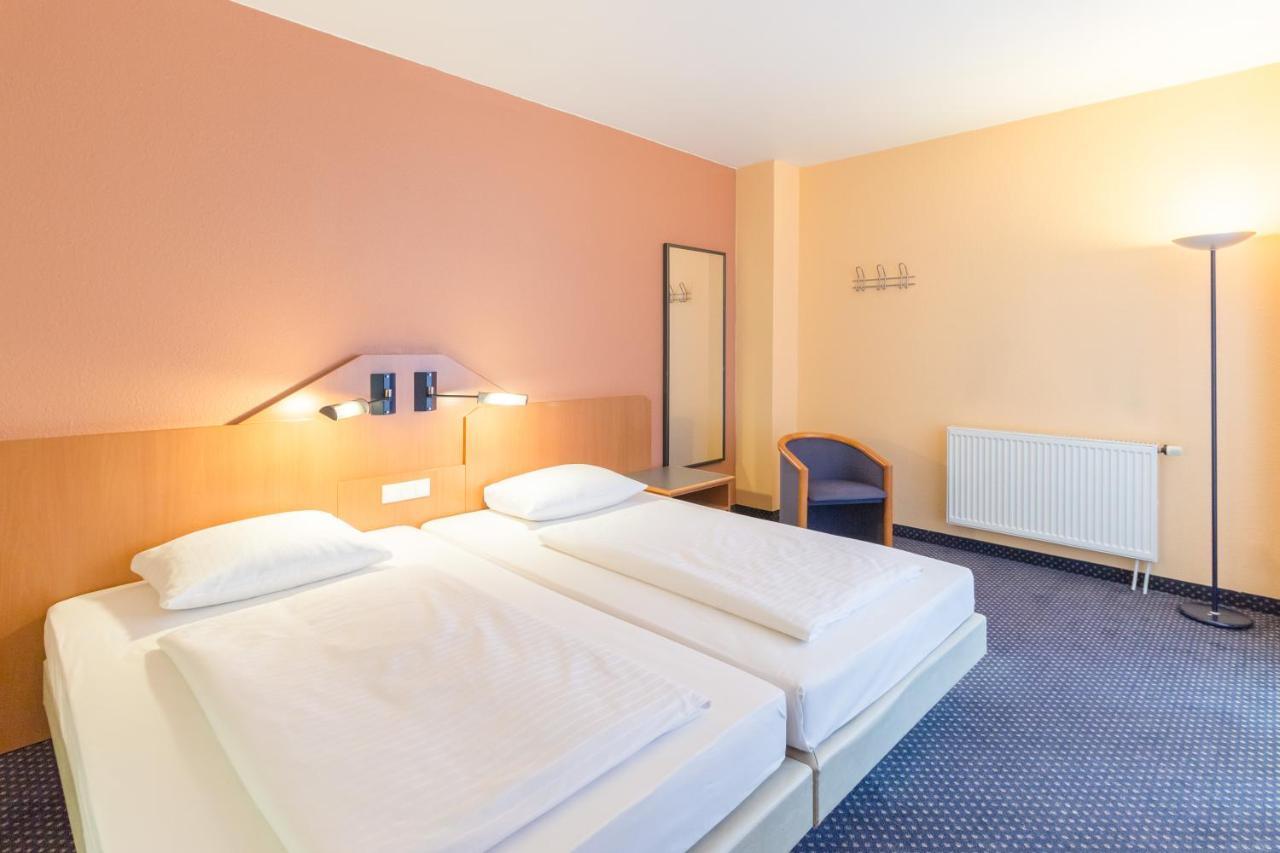 Arcadia Hotel Heidelberg Шветцинген Экстерьер фото
